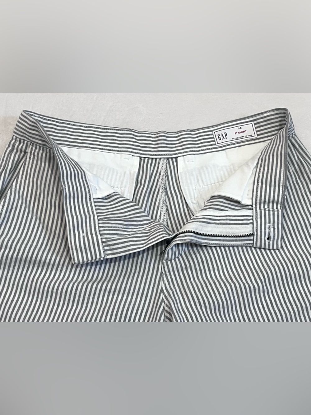 GAP Women’s Men’s Unisex Gray & White Striped 8” Cotton Shorts Size 30 w Pockets - Picture 10 of 16